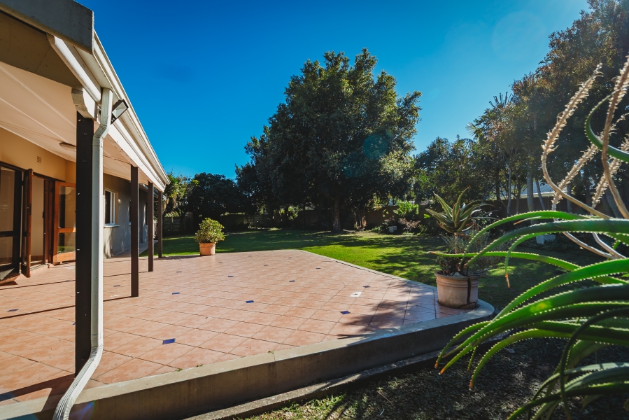 4 Bedroom Property for Sale in Heather Park Western Cape
